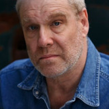 Jay Patterson — Mona's Lawyer (uncredited)