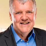 Clive Tyldesley — Football Announcer