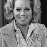 Рэйчел Робертс — Hildegarde Schmidt