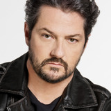 Marcelo Serrado — Léo