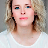 Charlotte Aubin — Julia