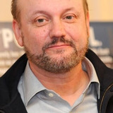 Juan José Campanella — Médico