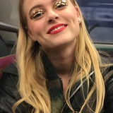 Eva Niewdanski — Lisa adolescente