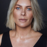 Natalie Bassingthwaighte — Dee Stanley