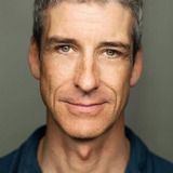 Richard Trinder — Løytnant Lewis