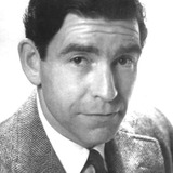 Роберт Битти — US Crewman (uncredited)