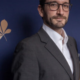 Эдмунд Кингсли — Dr. Mike