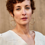 Irene Anula — Camarera Policía