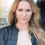 Claire Sermonne — Elke Hammler