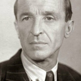 Andrey Fayt — Captain Falk (uncredited)