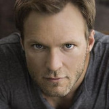 Tom O'Sullivan — Newscaster