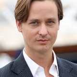 Tom Schilling — Benjamin