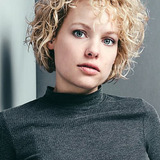 Julia Franz Richter — Carla