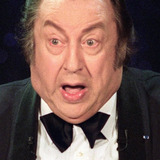 Raymond Devos — L'Homme du Port (uncredited)