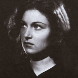 Oretta Fiume — Lisa (uncredited)