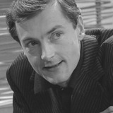 Van Doude — American Journalist, Patricia's Friend