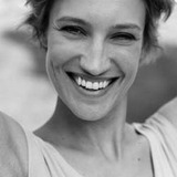 Maria Sole Mansutti — Cameriera Alaska