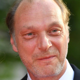 Martin Brambach — Redakteur Henze