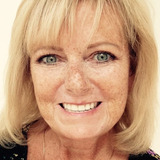 Anita Farmer Bergman — Oak Room Patron (uncredited)
