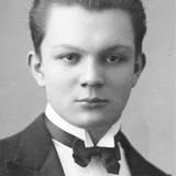 Gene Rizzi — Polish RAF Pilot (uncredited)