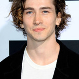 Дилан Арнольд — Cameron Elam