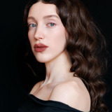 Isabelle  Phillips — Cousin Marie