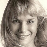 Monique van de Ven — Olga Stapels