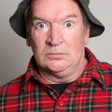 Тимоти Бартлетт — Hobbit (uncredited)