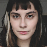 Mariana Soeiro — Mulher