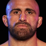 Alexander Volkanovski — Joe