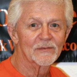 Dick Warlock — Policeman (uncredited)