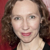 Amanda Hadingue — Queen's Dresser