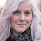 Linnea Olsson — Cello Player