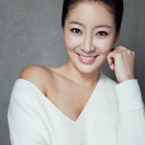 Hwang Eun-soo — Yong-ho's mother