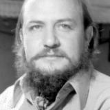 Ramón Menéndez — Kinet (uncredited)