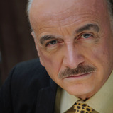 Рубен Рабаса — Café Owner