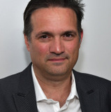 Matthew Barry — Chambers (uncredited)