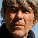 Франсуа Дюамель — French Radio Reporter (voice) (uncredited)