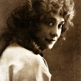 Jackie Saunders — Daisy Clark