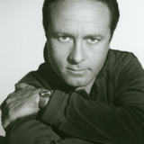 Ховард Моррис — Pilot (uncredited)