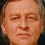 Witold Holtz — Man talking with Burski in Okęcie (uncredited)