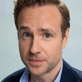 Rafe Spall — Singe