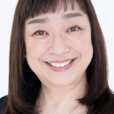 山野海 — Older Woman at Dry Goods Store