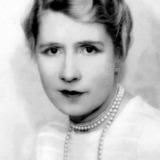 Violet Kemble Cooper — Mother Rukh
