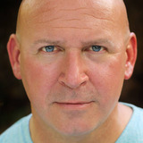Drew Lamkins — FBI Agent (uncredited)