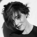 Кива Доусон — Girl in Hall