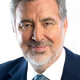 Alejandro Guillier — Self - Journalist & Sociologist