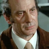 Alfonso Giganti — Journalist (uncredited)