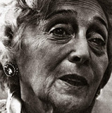 Milagros de la Vega