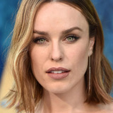 Jessica McNamee — Sonya Blade